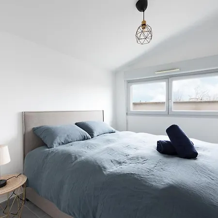 Appartement Spacieux T4 Proche Centre-ville, Clim Et Parking