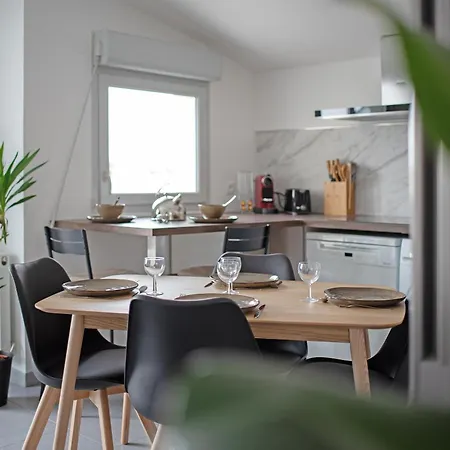 Daire Spacieux T4 Proche Centre-ville, Clim Et Parking