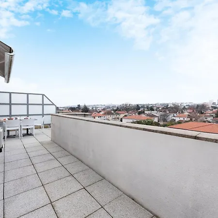 Apartment Spacieux T4 Proche Centre-ville, Clim Et Parking