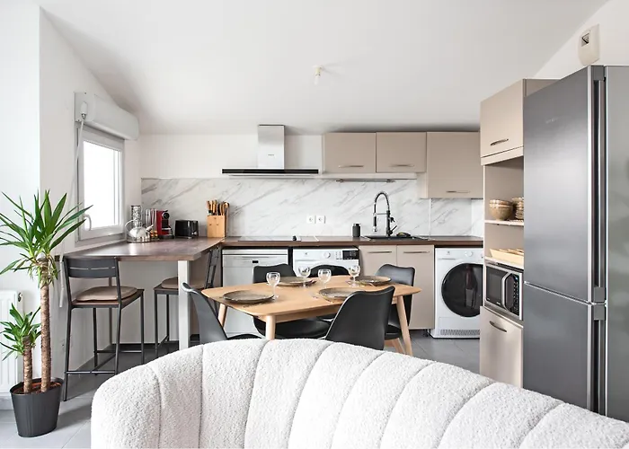 Spacieux T4 Proche Centre-ville, Clim Et Parking アパート *