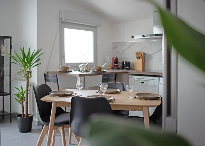 Διαμέρισμα Spacieux T4 Proche Centre-ville, Clim Et Parking