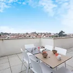 Spacieux T4 Proche Centre-ville, Clim Et Parking Appartement