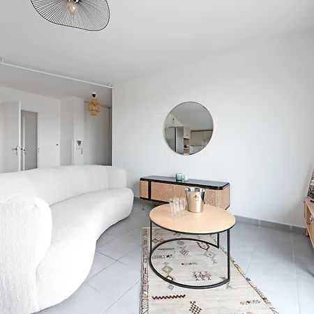 Appartement Spacieux T4 Proche Centre-ville, Clim Et Parking